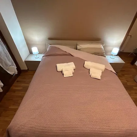 New With Courtyard Apartmán *